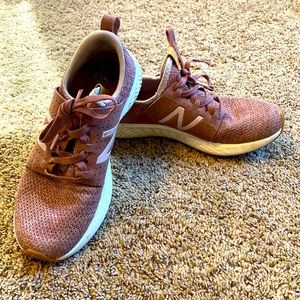 New Balance Trainer/casual shoe, size 8, mauve color